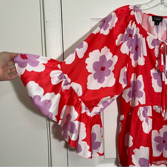 GiGio Vibrant Red Bell Sleeve Floral Blouse | size Small - Picture 2 of 8